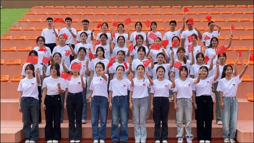 以青春之名，贺祖国华诞，祝福祖国母亲生日快乐，繁荣昌盛